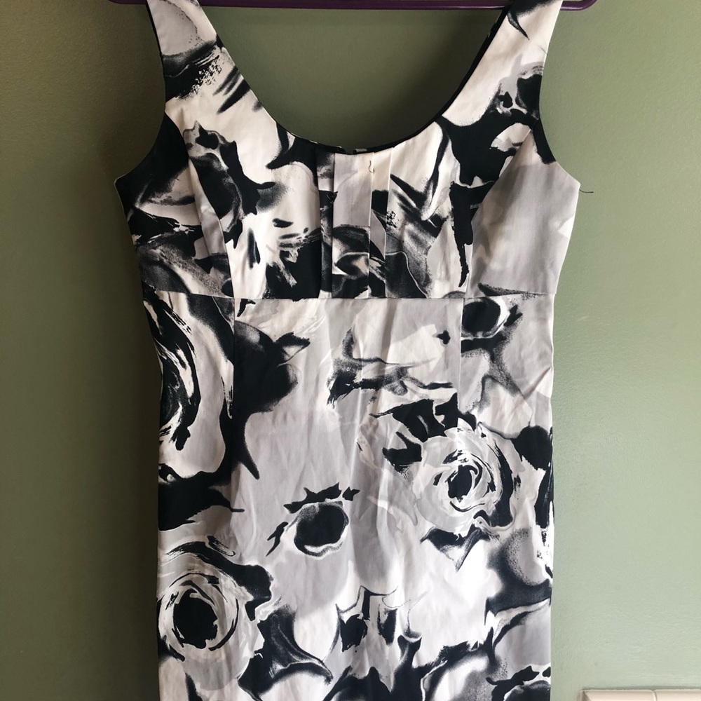 New York & Company Black Floral Print Dress Size 4